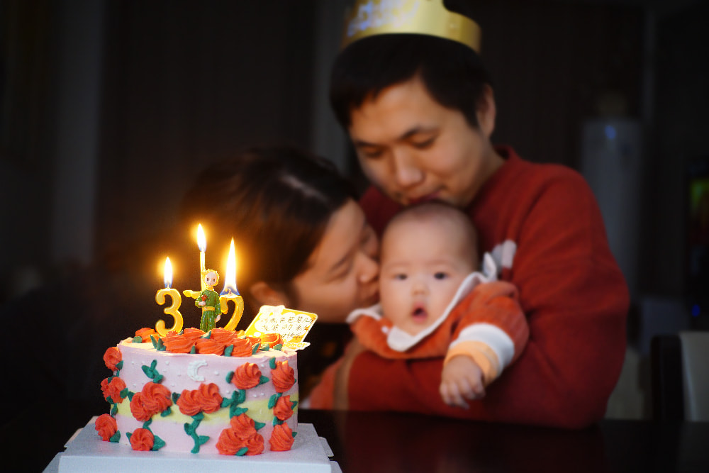 图3：宝宝陪小剧的第一个生日